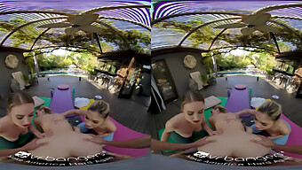 Pasangan Vr Terlibat Dalam Sesi Yoga Sensual Dengan Jari Erotis Dan Blowjob.