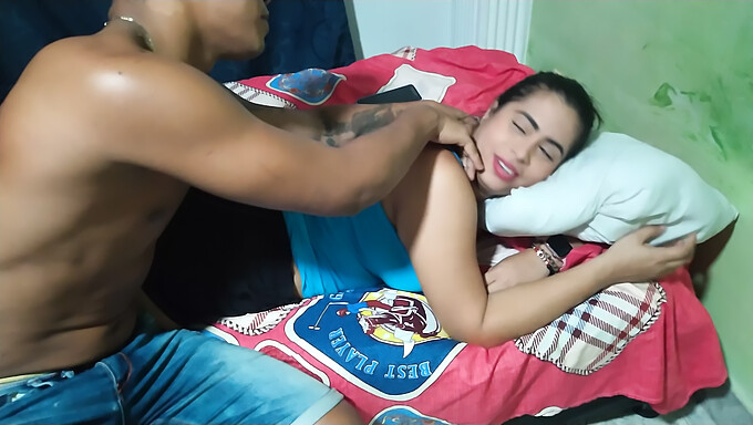 Intense Foot And Pussy Massage With A Seductive Latina