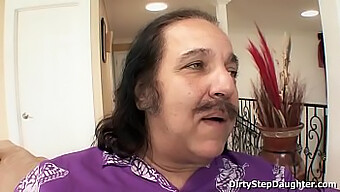 Ron Jeremy Menikmati Hubungan Terlarang Dengan Putri Tirinya Yang Berusia 18 Tahun, Lynn Love.