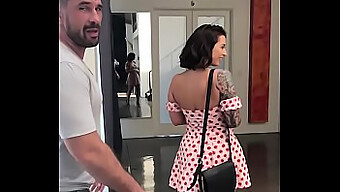 El Caliente Encuentro De Ivy Lebelle Con Un Semental Tatuado En El Sector Inmobiliario