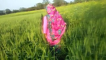 Indian Amateur Couple'S Outdoor Sex Adventure In Hindi