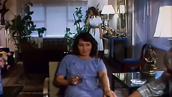 Jamie Gillis Ve Veronica Hart Sıcak Bir Retro Üçlüde