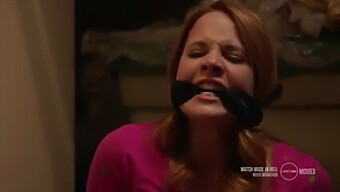 La Venganza De Katie Leclerc: Una Escena De Bondage Amordazada Y Escindida