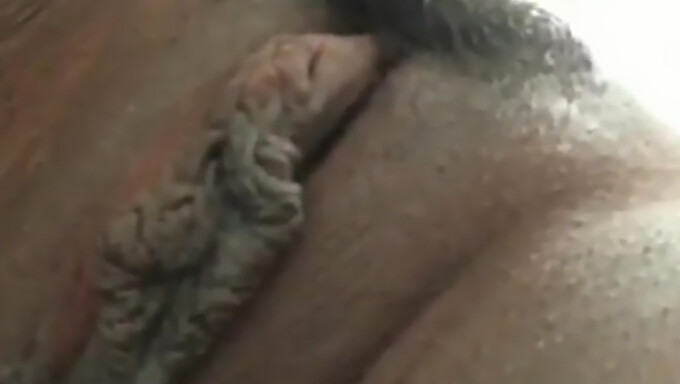 Black Girl'S Juicy Pussy Up Close