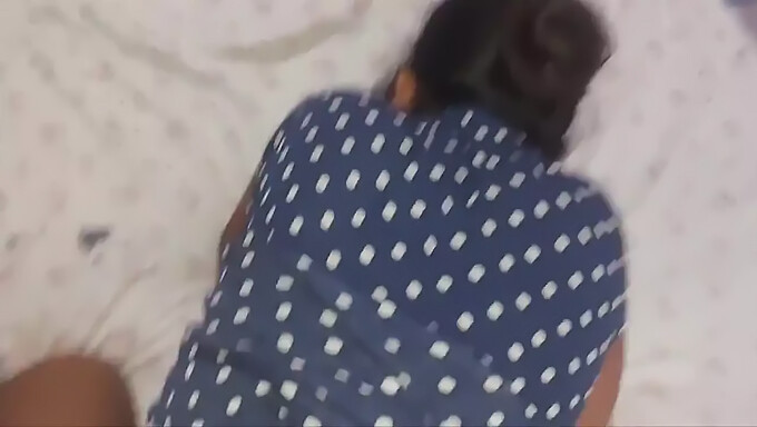 Une Indienne De 18 Ans Avec Une Chatte Serrée Devient Sauvage Dans Une Vidéo Faite Maison