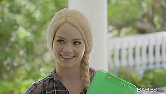 Η Elsa Jean Και Ο Mickey Mod Συναντιούνται Με Πάθος Στο Λεσβιακό Βίντεο Του Babes.Com