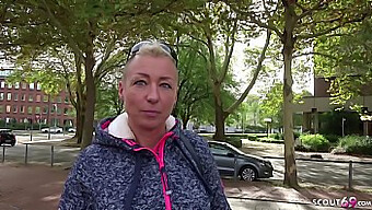 Milf-Ul German Mandy Face Sex Adânc În Gât Și Anal Pentru Bani