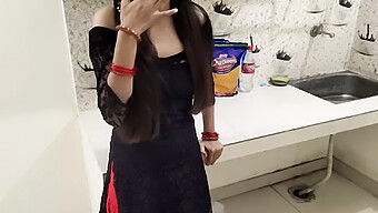 Hindi-Speaking Girl Gets Anal Sex In The Kitchen