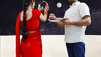 Pasangan Muda India Berbagi Seks Di Luar Ruangan Yang Penuh Gairah Dengan Karva Chauth