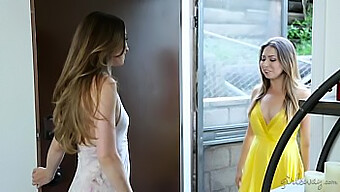 Melissa Moore És Capri Anderson Érzéki Twining Foglalkozáson Vesznek Részt