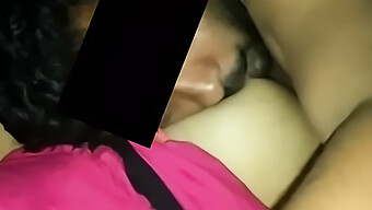 Payudara Besar Rani Dirangsang Dengan Hebat Semasa Urutan Sensual