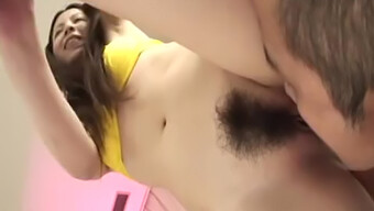 Pareja Disfruta Del Sensual Coito Con Rika Koizumi