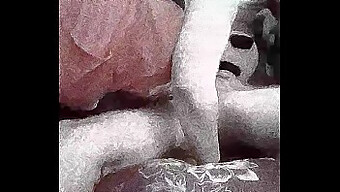 Một Màn Handjob Và Blowjob Gợi Cảm Của Một Người Đẹp Có Hình Xăm